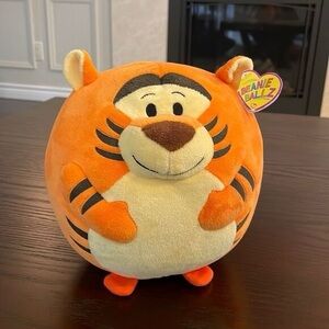 Ty Beanie Ballz Disney's Tigger from Winnie the Pooh 7.5" tall 24" around Excel